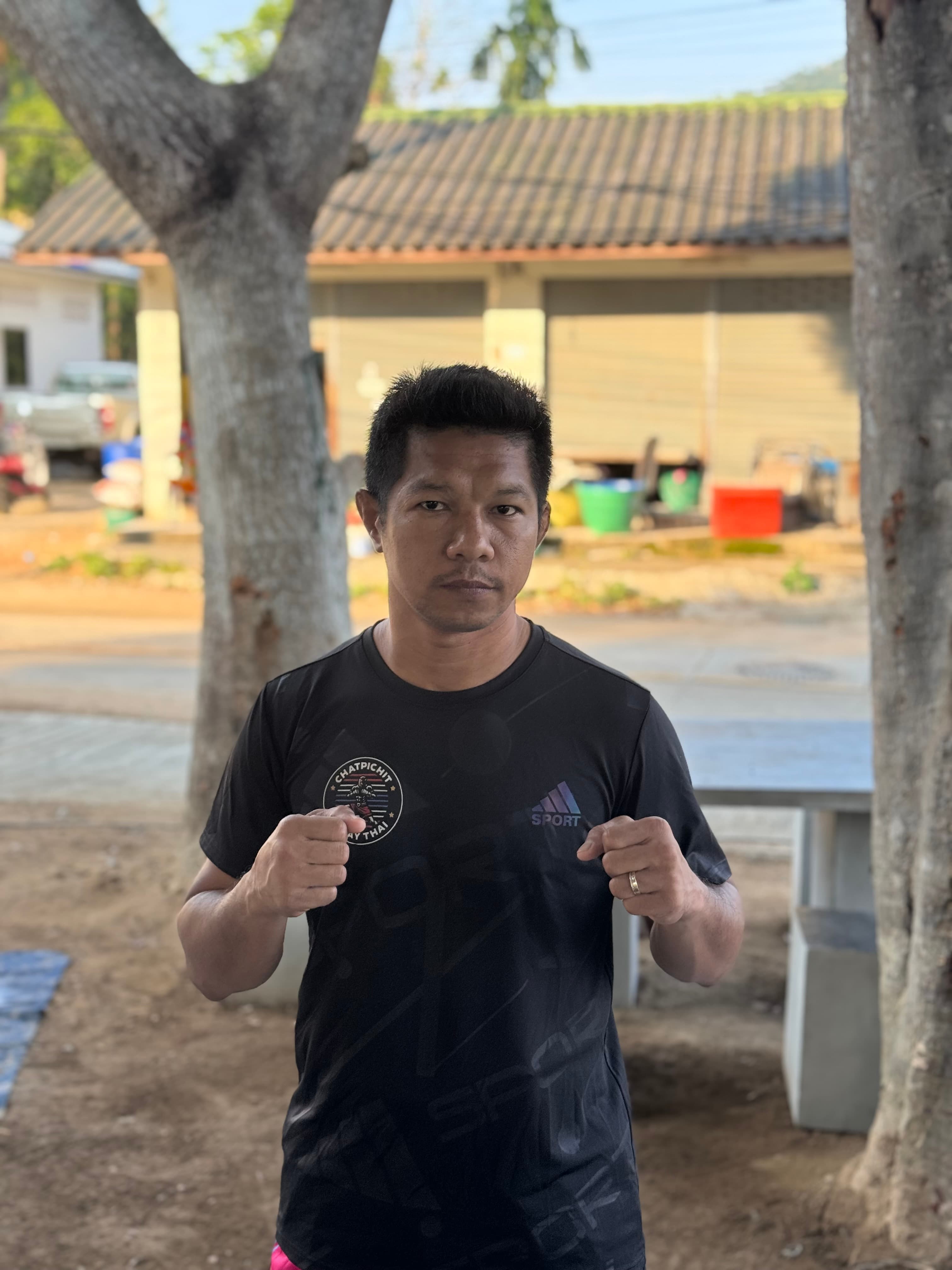 Chatpichit in fighting stance
